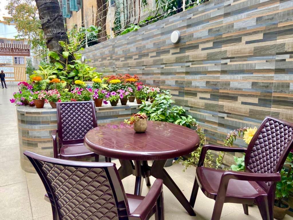 Hotel Regent Vatika Calcuta Exterior foto